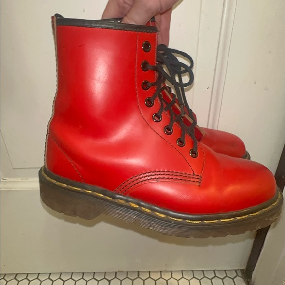 Unisex M5/W7 Made in England Dr Martens Red, The Orginal - Picture 3 of 8